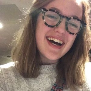 Meet your Posher, Abby